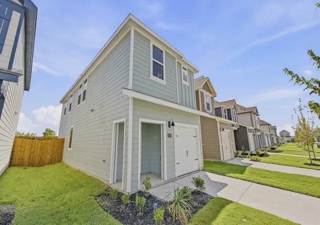 Photo 3 of Sale Pending at 6217 Silver Maple Way, Princeton, TX 75407 | MLS# 21398567 | Listing updated on 2026-10-07