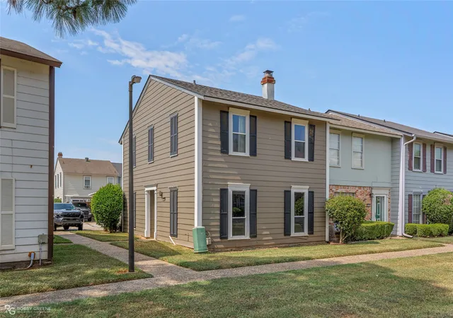 Photo 1 of Sale Pending at 10109 Salinas Dr, Shreveport, LA 71115 | MLS# 21398275 | Listing updated on 2026-10-02