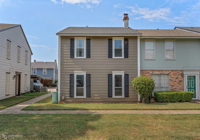 Photo 2 of Sale Pending at 10109 Salinas Dr, Shreveport, LA 71115 | MLS# 21398275 | Listing updated on 2026-10-02