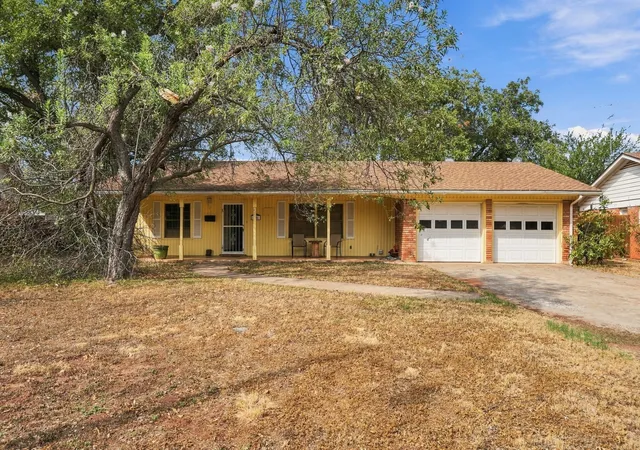 Photo 1 of Single family home for sale at 30 Mill Ct, Abilene, TX 79603 | MLS# 21398354 | Listing updated on 2026-10-06