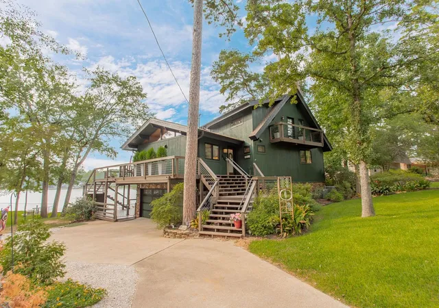 Photo 3 of Single family home for sale at 334 Hideaway Ln Central, Lindale, TX 75771 | MLS# 21397758 | Listing updated on 2026-10-05