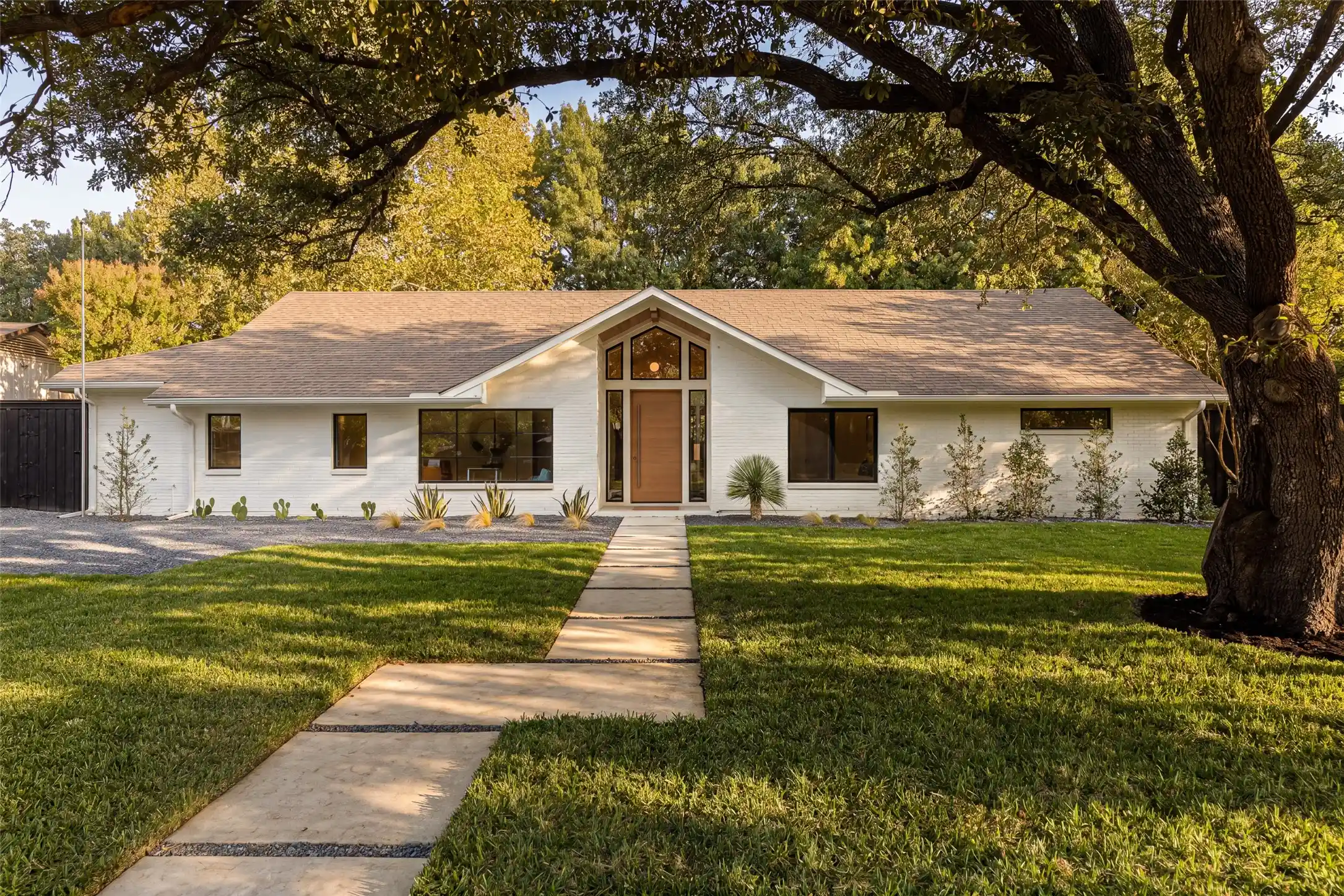 Photo 1 of Single family home for sale at 3847 Shady Hl Dr, Dallas, TX 75229 | MLS# 21388708 | Listing updated on 2026-10-29