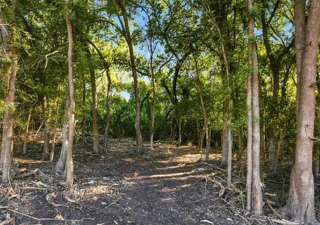 Photo 3 of Land for sale at 1401 Park St, Clifton, TX 76634 | MLS# 21384488 | Listing updated on 2026-09-29