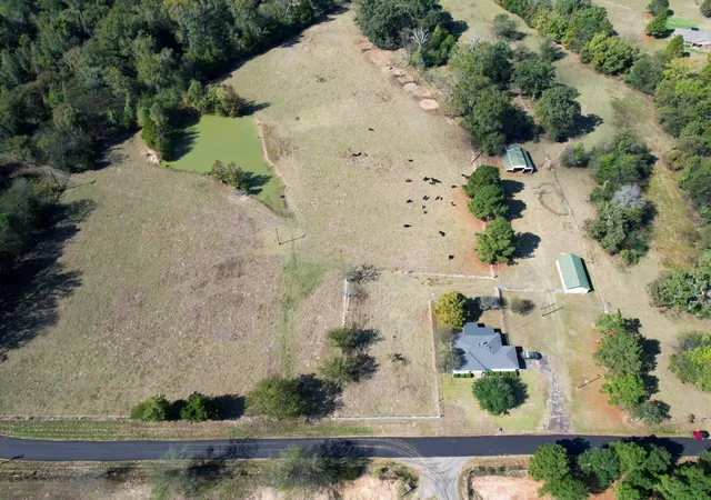 Photo 2 of Single family home for sale at 1191 County Rd 4186, Quitman, TX 75783 | MLS# 21395927 | Listing updated on 2026-09-30