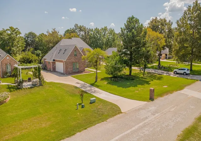 Photo 3 of Single family home for sale at 209 Clubview, Hideaway, TX 75771 | MLS# 21398617 | Listing updated on 2026-10-03