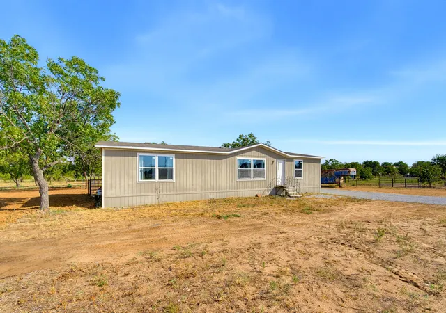 Photo 3 of Manufactured home for sale at 6189 Private Rd 2752, Clyde, TX 79510 | MLS# 21397932 | Listing updated on 2026-10-07