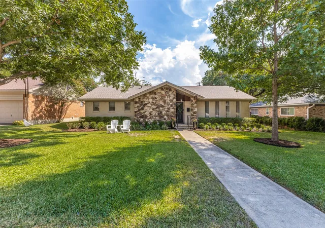 Photo 1 of Single family home for sale at 9864 Shoreview Rd, Dallas, TX 75238 | MLS# 21398693 | Listing updated on 2026-10-05