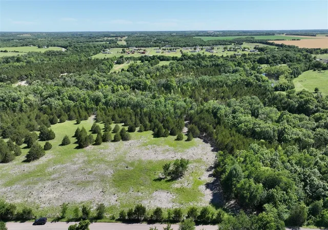 Photo 2 of Land for sale at Tbd1 Rochelle Cannon Rd, Whitewright, TX 75491 | MLS# 21398700 | Listing updated on 2026-09-30