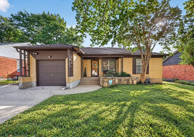 Photo 1 of Single family home for sale at 11630 Tuscany Way, Dallas, TX 75218 | MLS# 21397741 | Listing updated on 2026-09-30