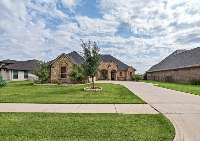 Photo 2 of Single family home for sale at 6341 Weatherby Rd, Granbury, TX 76049 | MLS# 21397512 | Listing updated on 2026-09-30