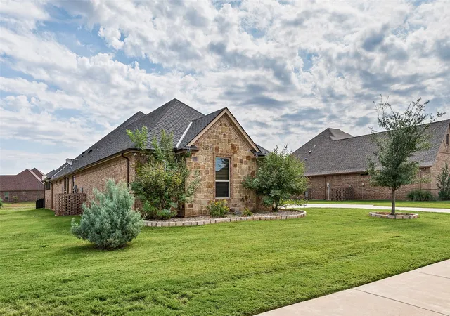 Photo 3 of Single family home for sale at 6341 Weatherby Rd, Granbury, TX 76049 | MLS# 21397512 | Listing updated on 2026-09-30