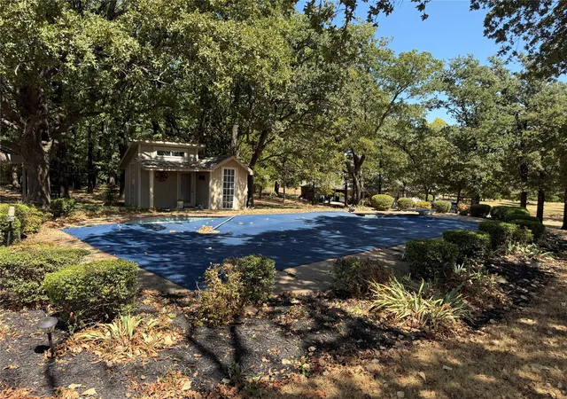 Photo 2 of Single family home for sale at 820 Forgotten Ln, Burleson, TX 76028 | MLS# 21388662 | Listing updated on 2026-10-03