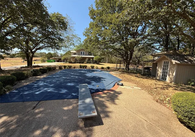 Photo 4 of Single family home for sale at 820 Forgotten Ln, Burleson, TX 76028 | MLS# 21388662 | Listing updated on 2026-10-03
