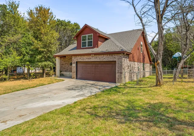 Photo 3 of Single family home for sale at 9313 Apache Trl, Rio Vista, TX 76093 | MLS# 21398521 | Listing updated on 2026-09-30