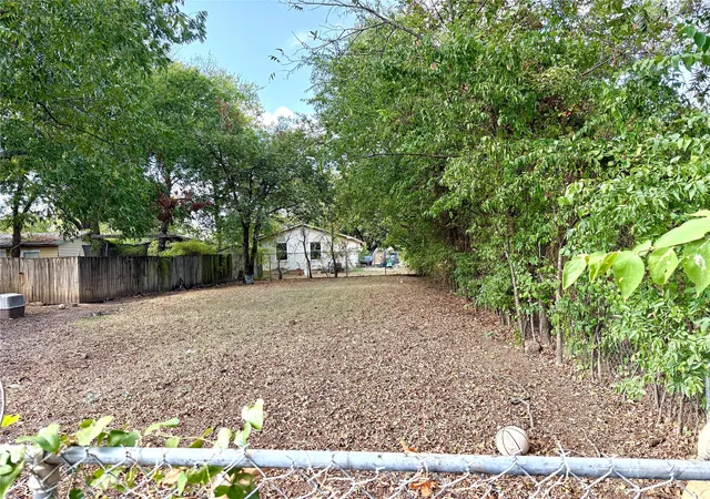 Photo 1 of Land for sale at 307 Robbins St, Cleburne, TX 76031 | MLS# 21398397 | Listing updated on 2026-09-29