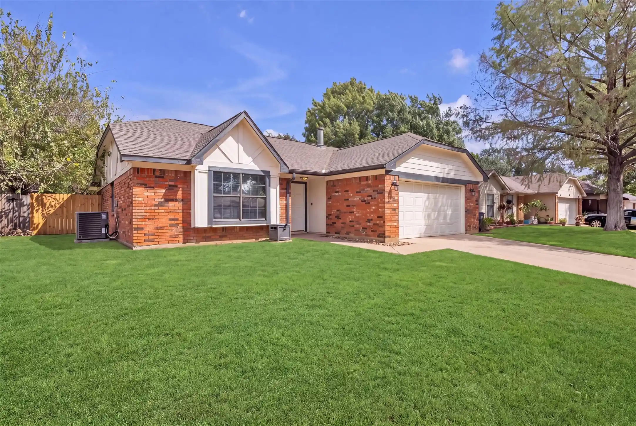 Photo 1 of Single family home for sale at 2916 Creekwood Ln, Fort Worth, TX 76123 | MLS# 21398920 | Listing updated on 2026-10-16