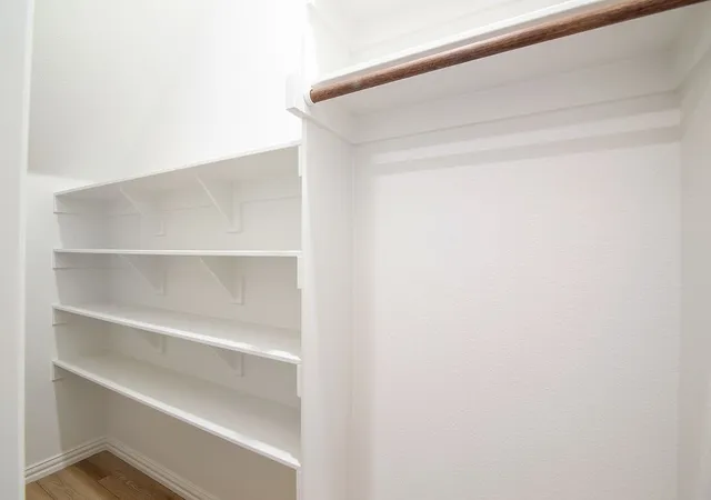 Photo 3 of Single family home for sale at 600 Paradise St, Fort Worth, TX 76111 | MLS# 21398935 | Listing updated on 2026-10-04
