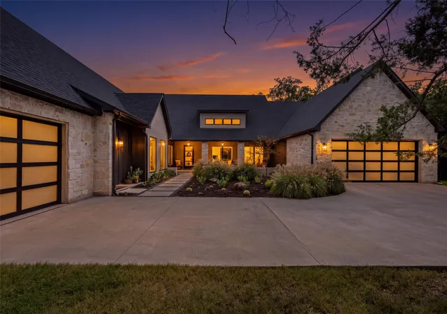 Photo 1 of Single family home for sale at 206 Lila Blue Ln, Van Alstyne, TX 75495 | MLS# 21397773 | Listing updated on 2026-10-07