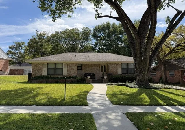 Photo 1 of Sale Pending at 10106 Shadyview Dr, Dallas, TX 75238 | MLS# 21398620 | Listing updated on 2026-10-10
