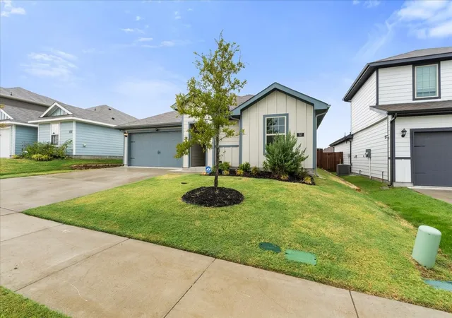 Photo 3 of Single family home for sale at 707 Sunlight Loop, Princeton, TX 75407 | MLS# 21397946 | Listing updated on 2026-10-10