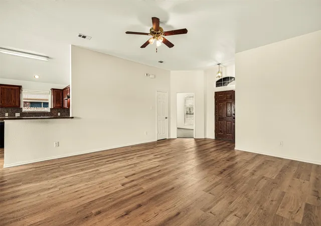 Photo 3 of Single family home for sale at 1909 Meadowlark Ln, Royse City, TX 75189 | MLS# 21395268 | Listing updated on 2026-09-30