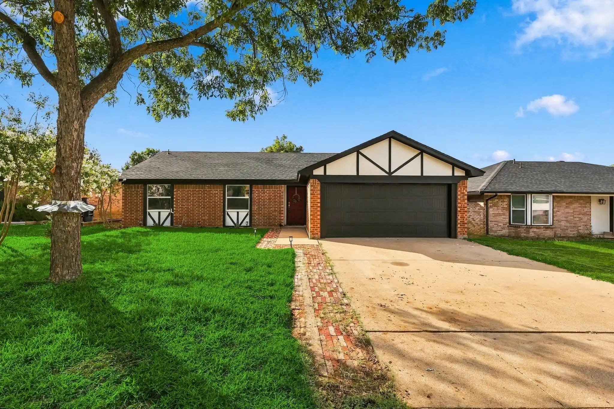 Photo 1 of Sale Pending at 3113 Meadowmoor St, Fort Worth, TX 76133 | MLS# 21399091 | Listing updated on 2026-10-13