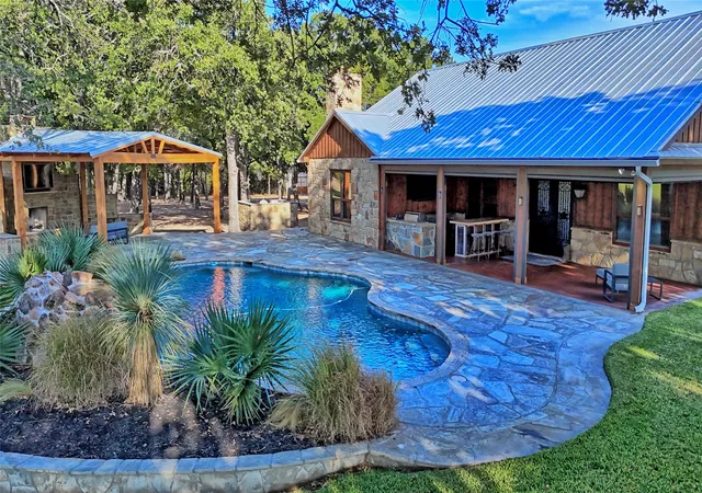 Photo 1 of Single family home for sale at 423 Brazos St, Bowie, TX 76230 | MLS# 21398914 | Listing updated on 2026-09-30