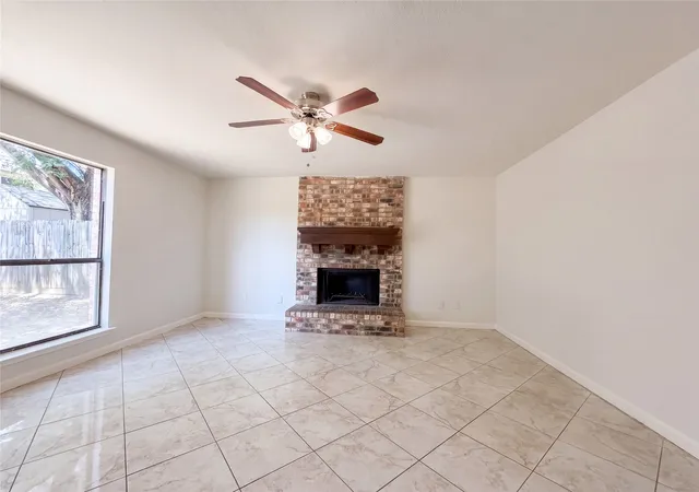 Photo 3 of Single family home for sale at 4622 Covington Ct, Grand Prairie, TX 75052 | MLS# 21396842 | Listing updated on 2026-10-27