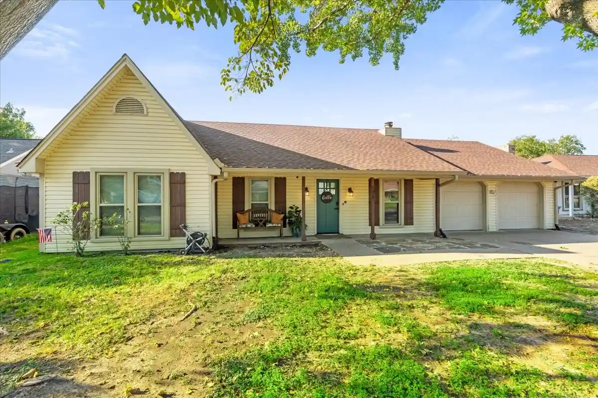Photo 1 of Single family home for sale at 508 Lakewood Ave, Corsicana, TX 75110 | MLS# 21399209 | Listing updated on 2026-10-29