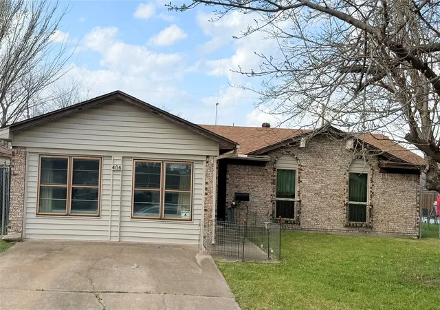 Single family home for sale at 406 San Pedro St, Grand Prairie, TX 75051 | MLS# 21395362