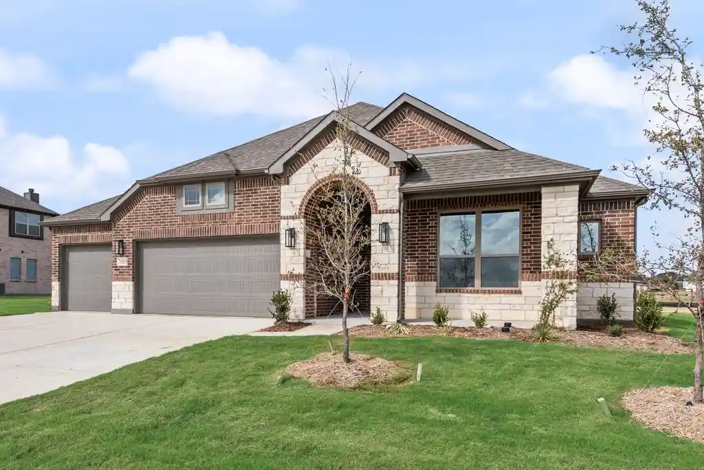 Photo 1 of Single family home for sale at 7013 Lilly Ln, Sanger, TX 76266 | MLS# 21399235 | Listing updated on 2026-10-25