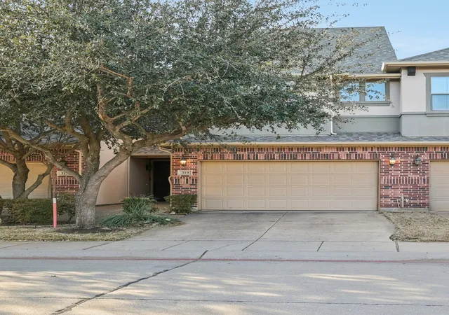 Townhouse for sale at 319 Phoebe, Allen, TX 75013 | MLS# 21399226