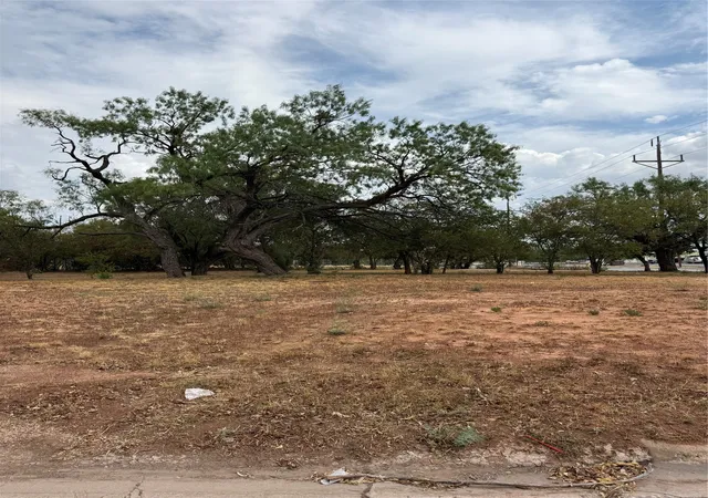 Photo 2 of Sale Pending at 2332 N 3rd Street, Abilene, TX 79603 | MLS# 21394827 | Listing updated on 2026-10-06