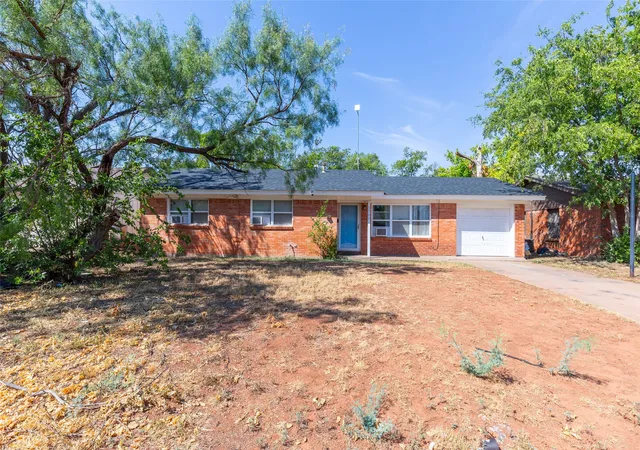Photo 2 of Single family home for sale at 1700 Westview Dr, Abilene, TX 79603 | MLS# 21398801 | Listing updated on 2026-10-05