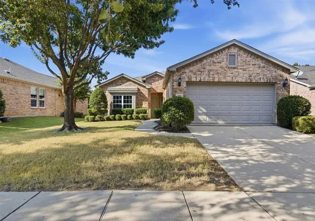 Single family home for sale at 960 Pasatiempo Dr, Frisco, TX 75036 | MLS# 21397457