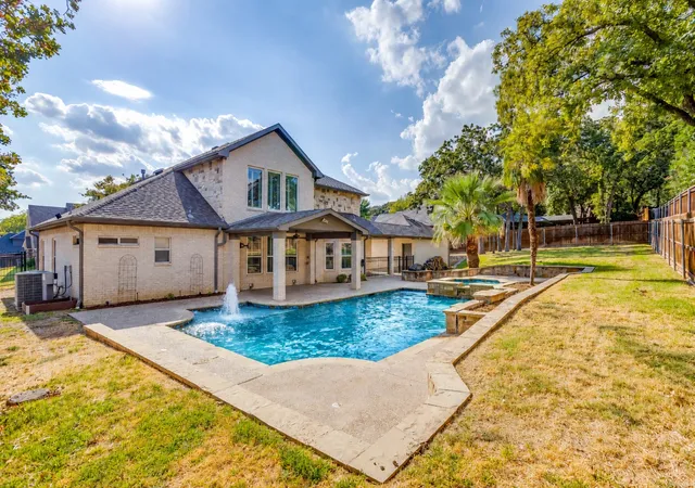 Photo 2 of Single family home for sale at 908 Bridle Path, Burleson, TX 76028 | MLS# 21398403 | Listing updated on 2026-10-09