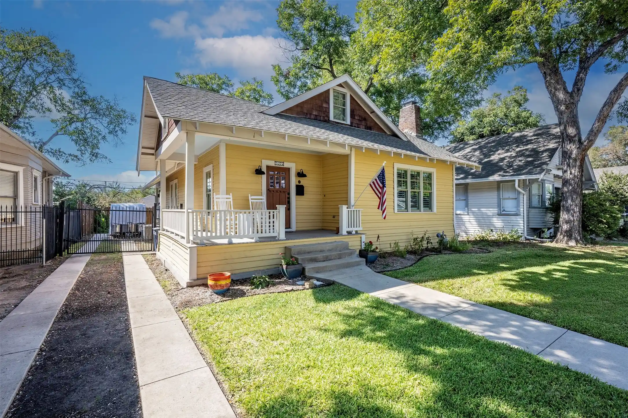 Photo 1 of Single family home for sale at 1604 S Adams St, Fort Worth, TX 76104 | MLS# 21398182 | Listing updated on 2026-10-11