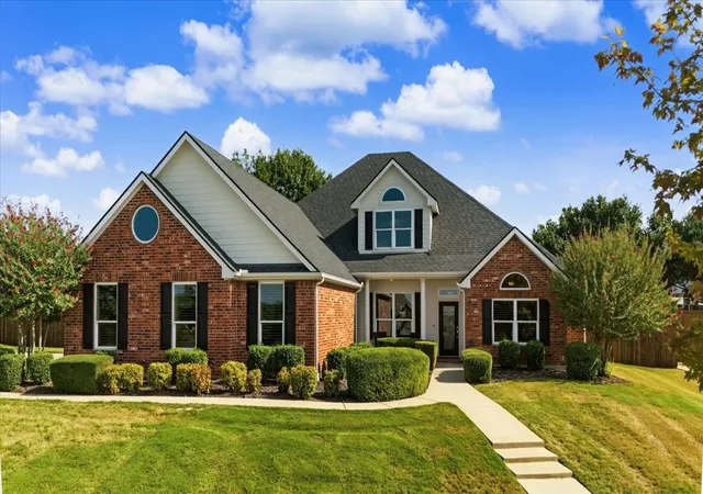 Photo 1 of Single family home for sale at 3909 Stoneshire Ct, Fort Worth, TX 76179 | MLS# 21397407 | Listing updated on 2026-10-09