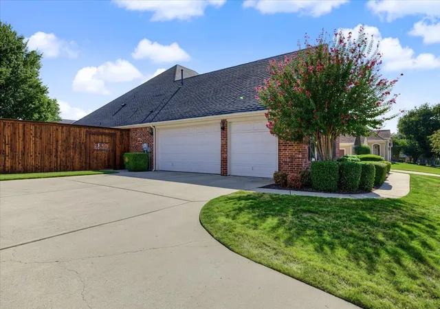 Photo 3 of Single family home for sale at 3909 Stoneshire Ct, Fort Worth, TX 76179 | MLS# 21397407 | Listing updated on 2026-10-09