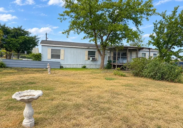 Photo 1 of Manufactured home for sale at 3921 Applewood Ct, Alvarado, TX 76009 | MLS# 21399029 | Listing updated on 2026-10-06