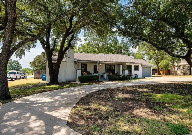 Single family home for sale at 457 Breckenridge St, Albany, TX 76430 | MLS# 21398948