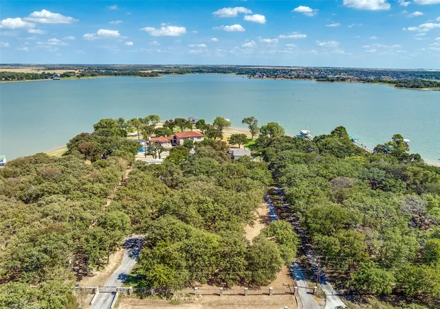 Photo 1 of Single family home for sale at 12960 Gantt Rd E, Azle, TX 76020 | MLS# 21399020 | Listing updated on 2026-10-02