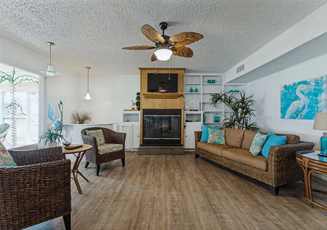 Photo 3 of Single family home for sale at 12960 Gantt Rd E, Azle, TX 76020 | MLS# 21399020 | Listing updated on 2026-10-02