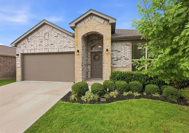 Single family home for sale at 9005 Fescue Dr, Fort Worth, TX 76179 | MLS# 21399192