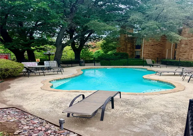 Listing Photo 3 - Condo for sale in building located at 14333 Preston Rd, Dallas, TX 75254 - Unit #806