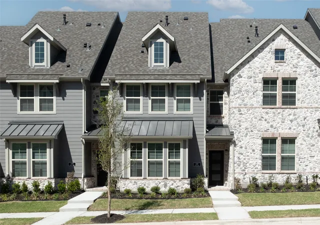 Townhouse for sale at 2129 Naples Dr, Rowlett, TX 75088 | MLS# 21399340