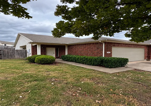 Photo 1 of Townhouse for sale at 1225 Grand Central Pkwy, Saginaw, TX 76131 | MLS# 21395336 | Listing updated on 2026-10-02