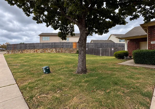 Photo 2 of Townhouse for sale at 1225 Grand Central Pkwy, Saginaw, TX 76131 | MLS# 21395336 | Listing updated on 2026-10-02