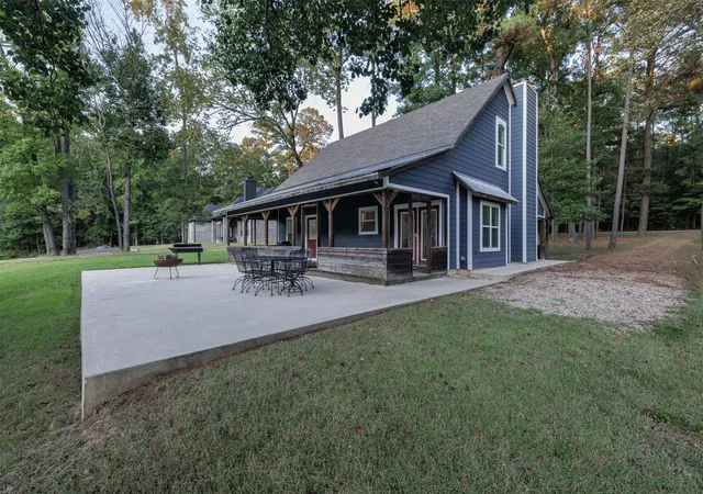 Photo 2 of Single family home for sale at 310 Cypress Crk Dr, Mount Vernon, TX 75457 | MLS# 21399351 | Listing updated on 2026-09-30