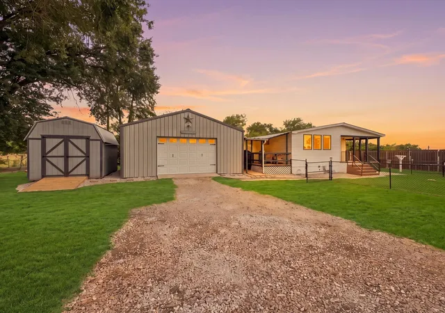 Photo 1 of Manufactured home for sale at 9487 County Rd 313, Terrell, TX 75161 | MLS# 21399383 | Listing updated on 2026-10-08
